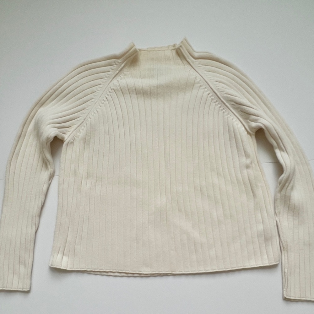 Jones wear Ribbed Sweater